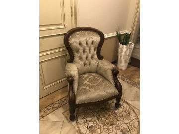 Роскошное классическое кресло для квартиры в Москве