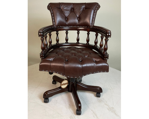 Кресло для кабинета, обивка - натуральная коричневая кожа 